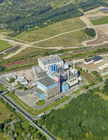 Wir denken in Kreisläufen. Unser Spezialgebiet ist unter anderem Phosphorrecycling. Wir denken in Kreisläufen. Unser Spezialgebiet ist unter anderem Phosphorrecycling.